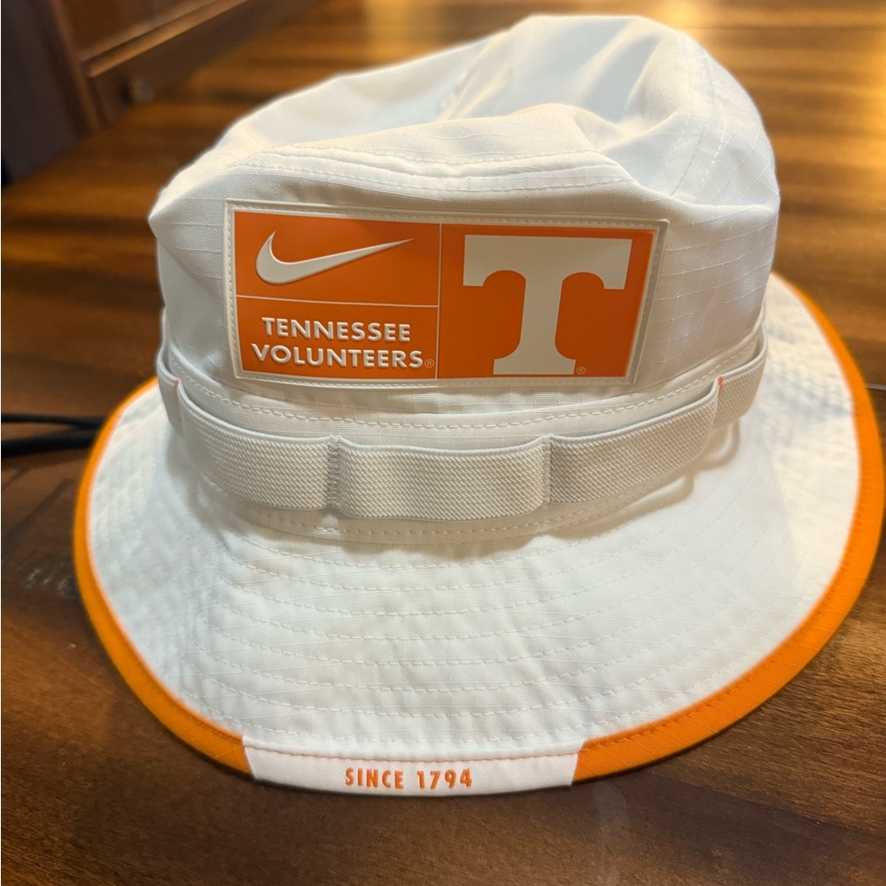 Nike Mens Tennessee Volunteers White Orange Dri-Fit  Bucket Hat Size M Game Day